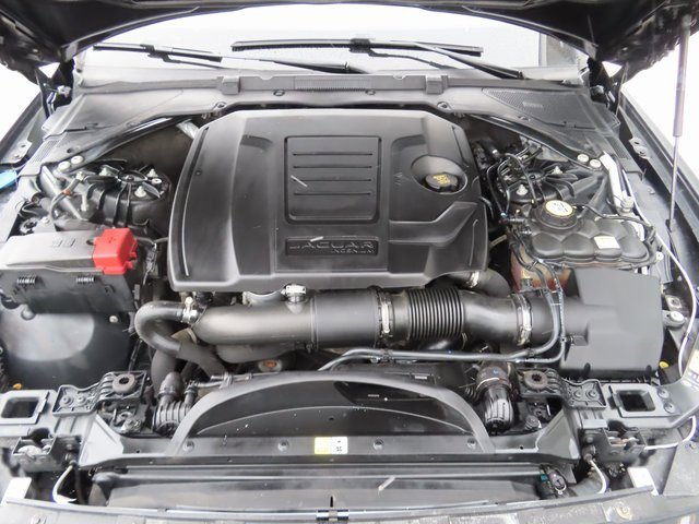 Used 2020 Jaguar XE S image 13