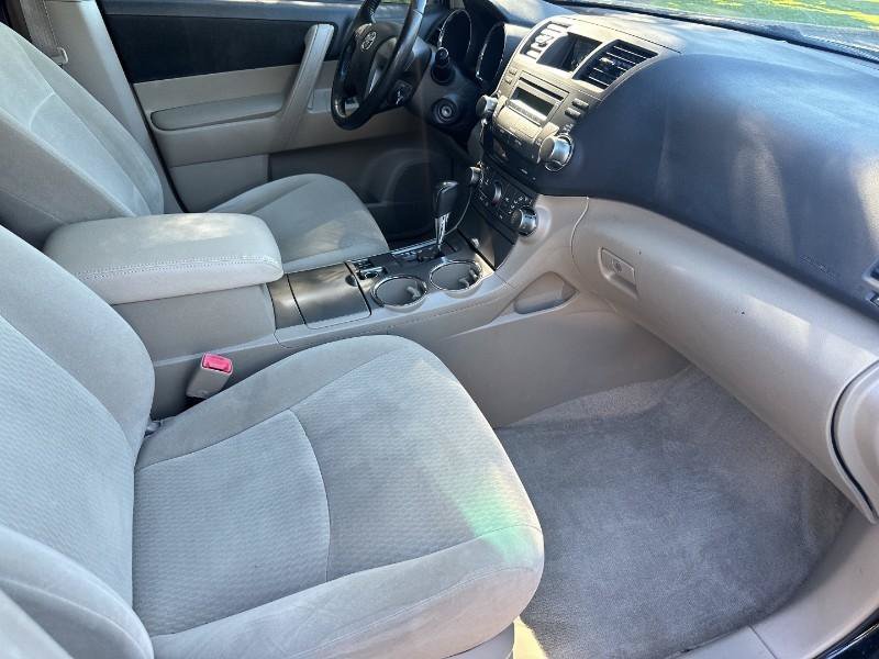 Used 2010 Toyota Highlander 4WD image 6