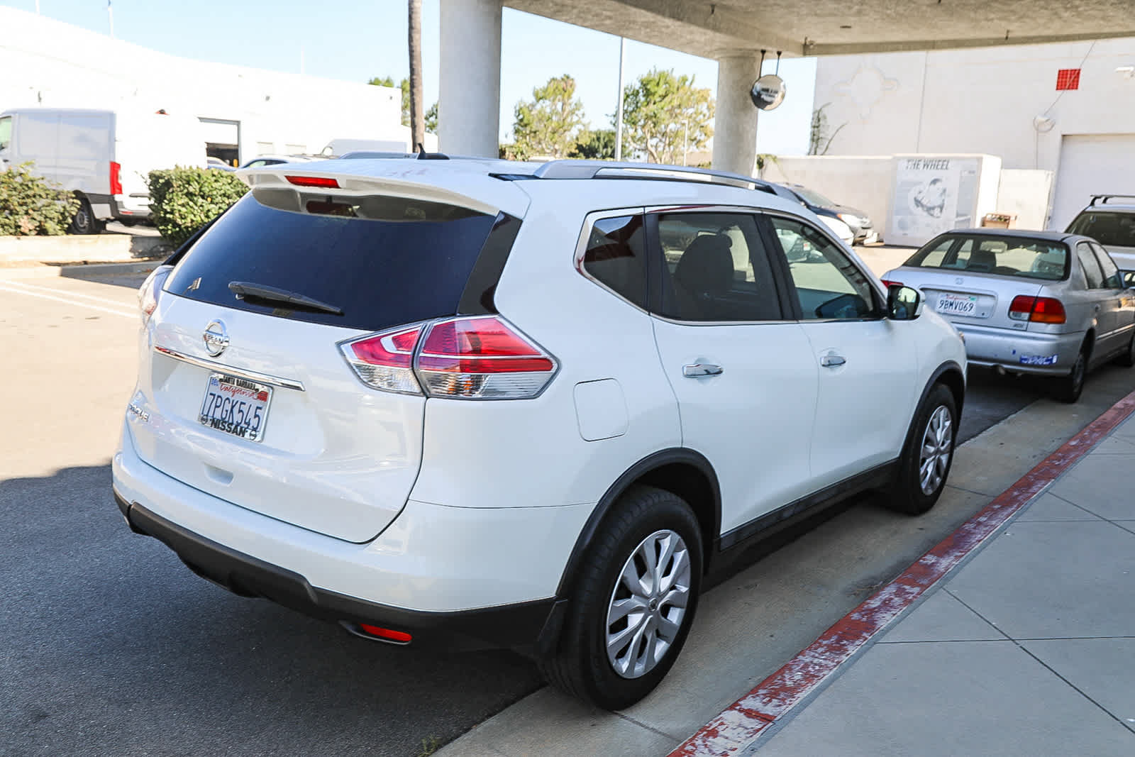 Used 2016 Nissan Rogue S w/ S Family Package FWD image 5