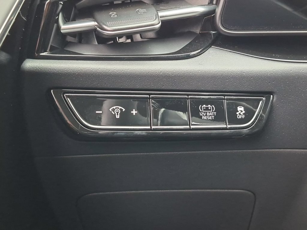 New 2026 Kia Niro EX FWD image 18