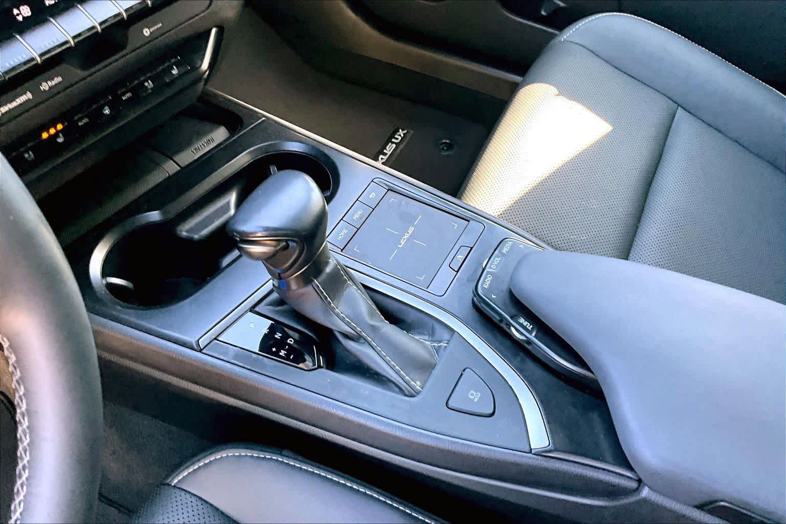 Used 2021 Lexus UX 200 w/ Premium Package FWD image 17