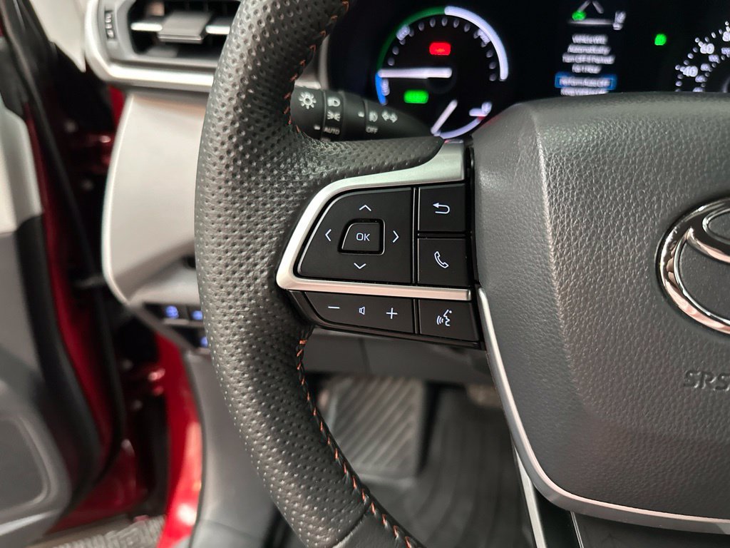 Used 2024 Toyota Sienna XSE w/ XSE Plus Package AWD/4WD image 14