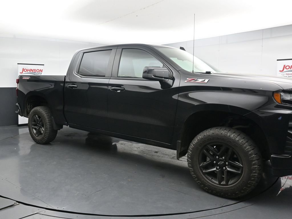 Used 2021 Chevrolet Silverado 1500 LT Trail Boss w/ Convenience Package II AWD/4WD image 2