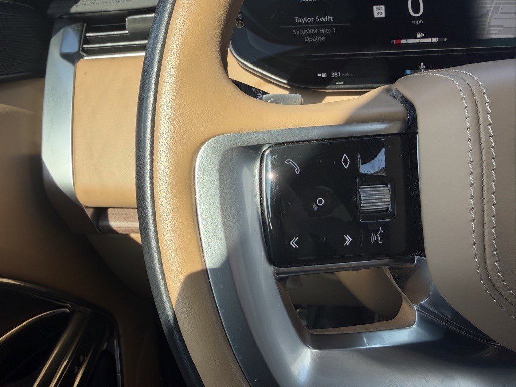 Used 2023 Land Rover Range Rover SE image 20