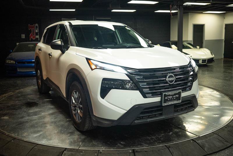 Used 2024 Nissan Rogue S AWD/4WD image 5