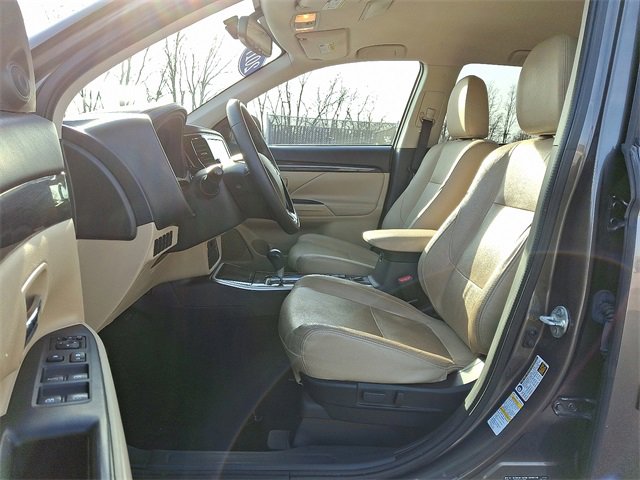 Used 2017 Mitsubishi Outlander SEL image 16