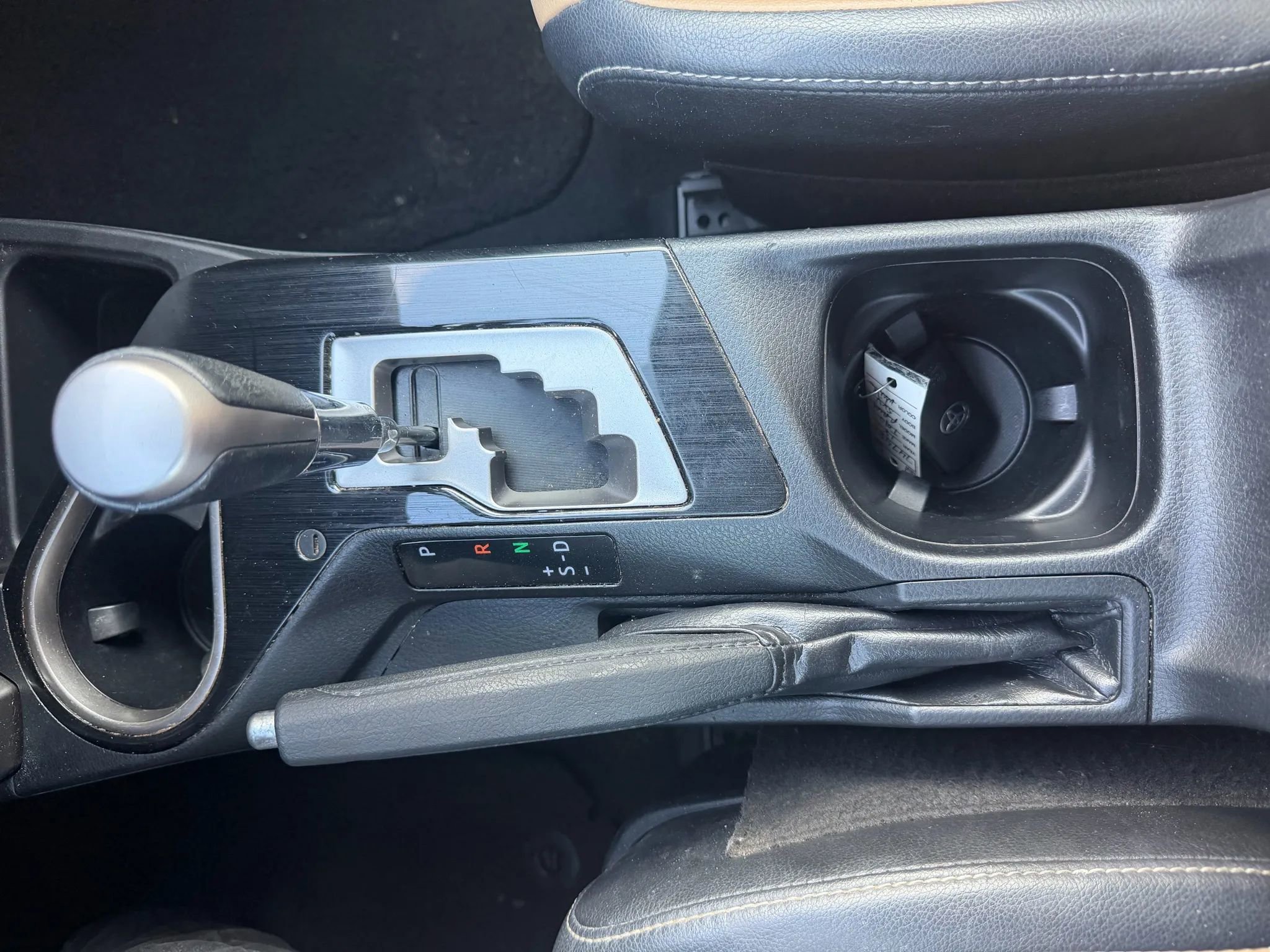 Used 2018 Toyota RAV4 Limited AWD/4WD image 25