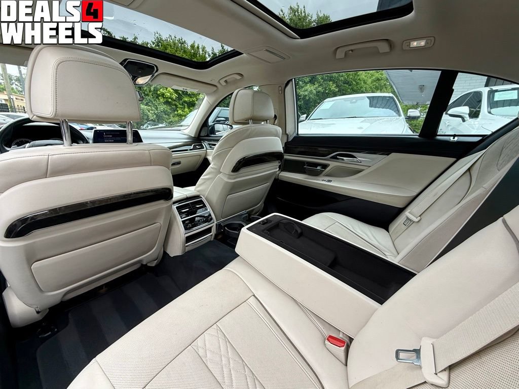 Used 2018 BMW 740i RWD image 40