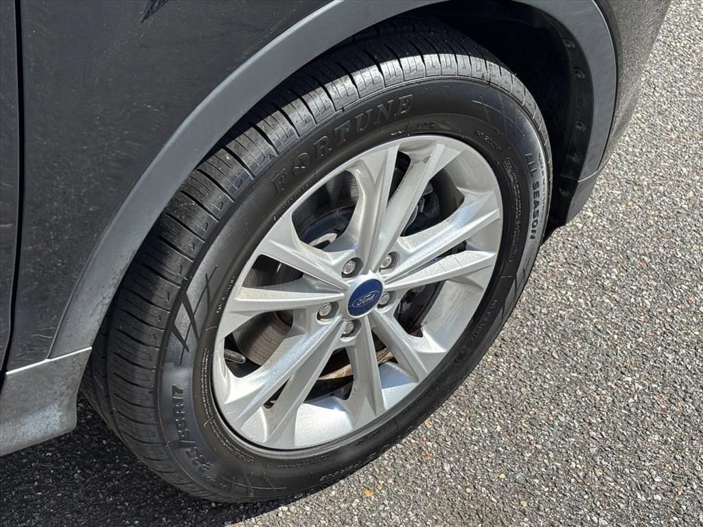 Used 2018 Ford Escape SE image 28