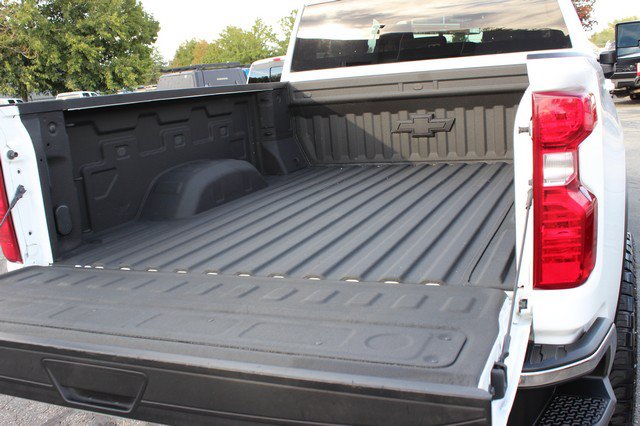 Used 2023 Chevrolet Silverado 2500 LT AWD/4WD image 13