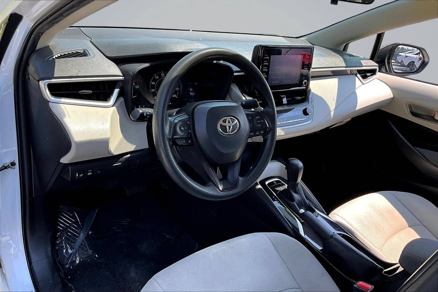 Used 2022 Toyota Corolla L FWD image 14