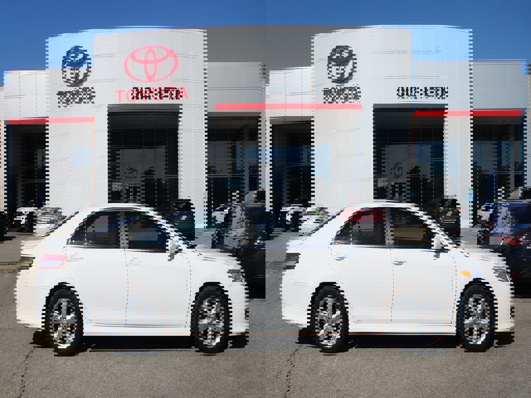 Used 2010 Toyota Camry SE FWD image 1