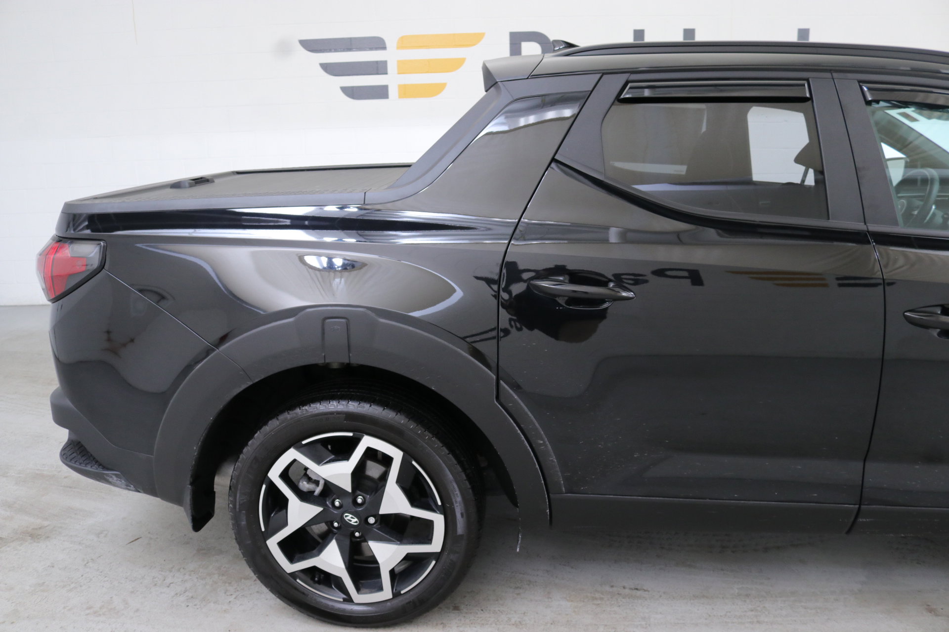 Used 2024 Hyundai Santa Cruz Limited image 9