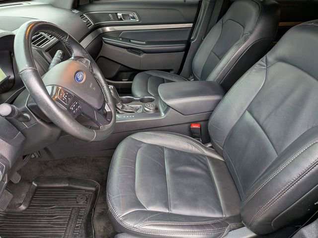 Used 2018 Ford Explorer XLT w/ Equipment Group 202A image 11