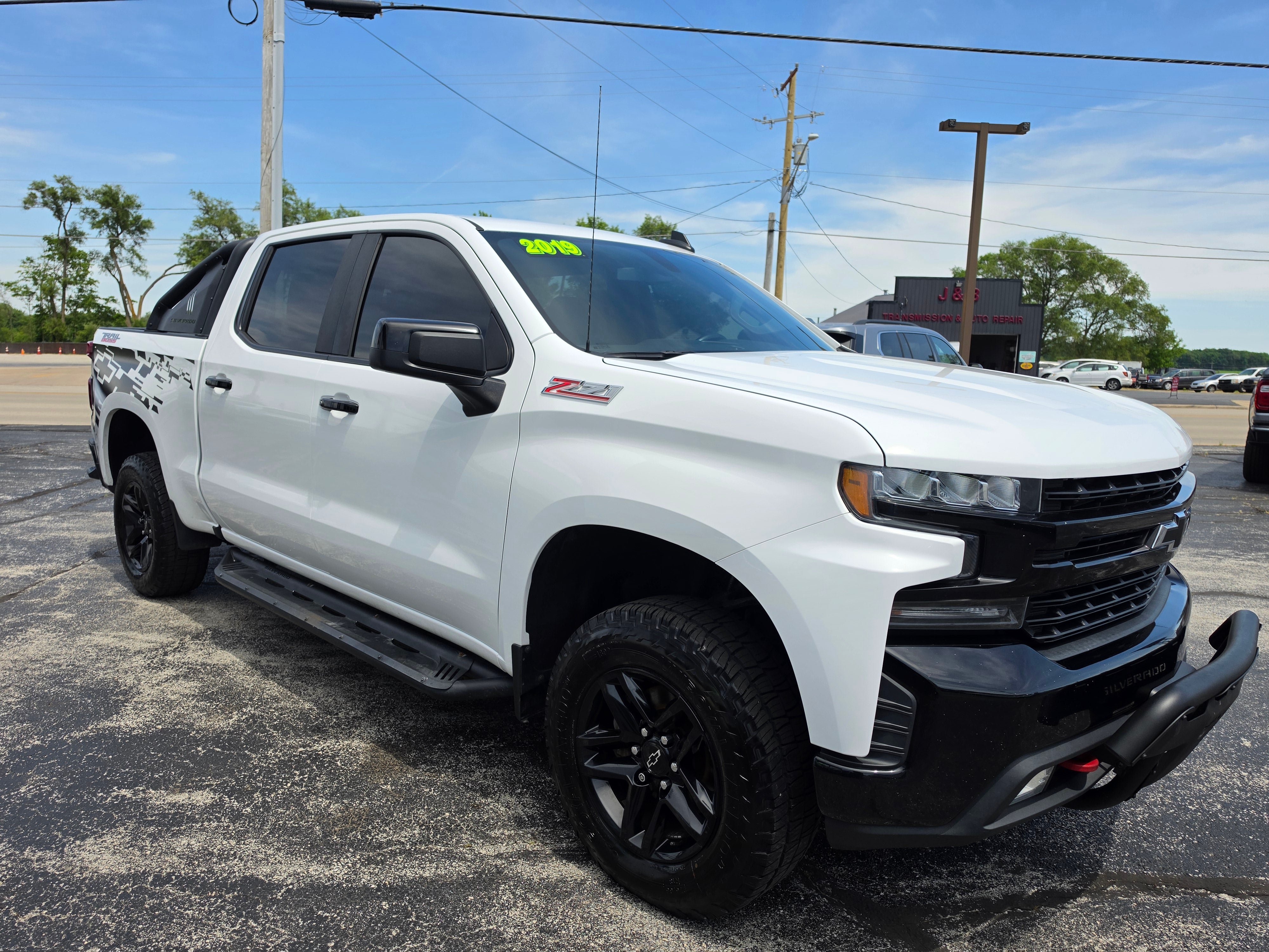 Used 2019 Chevrolet Silverado 1500 LT Trail Boss AWD/4WD image 3
