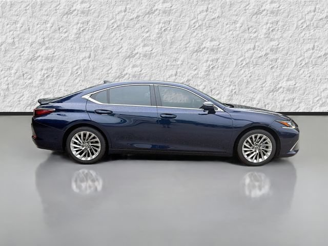 Certified 2022 Lexus ES 350 Ultra Luxury w/ Accessory Package 2 FWD image 2