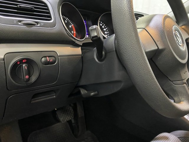 Used 2013 Volkswagen Golf 2-Door image 14