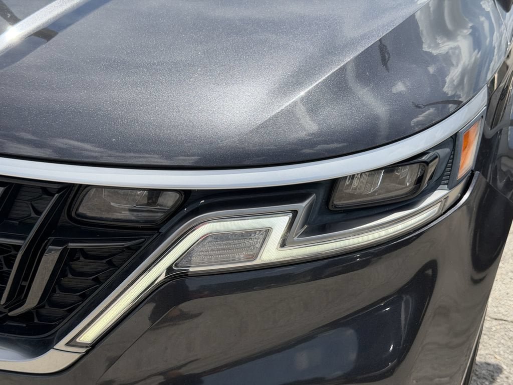 Certified 2024 Kia Carnival LX FWD image 10