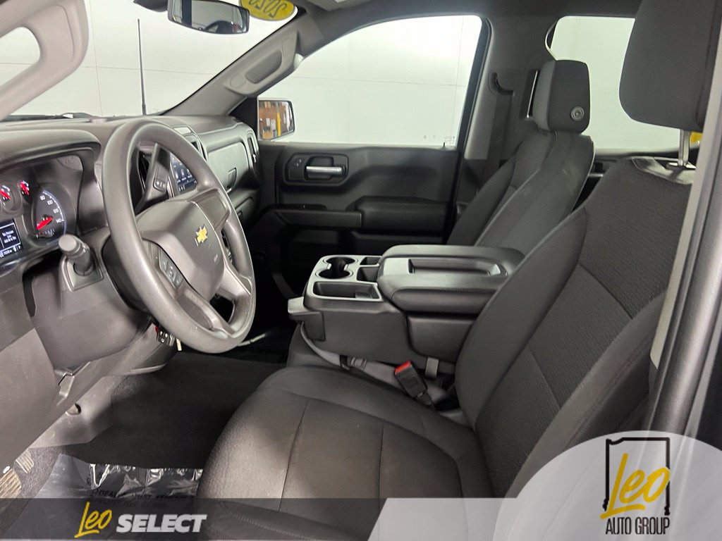 Used 2020 Chevrolet Silverado 1500 Custom w/ Custom Value Package AWD/4WD image 10