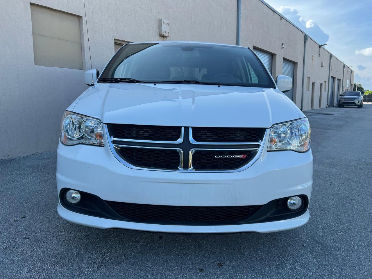 Used 2018 Dodge Grand Caravan SXT image 5
