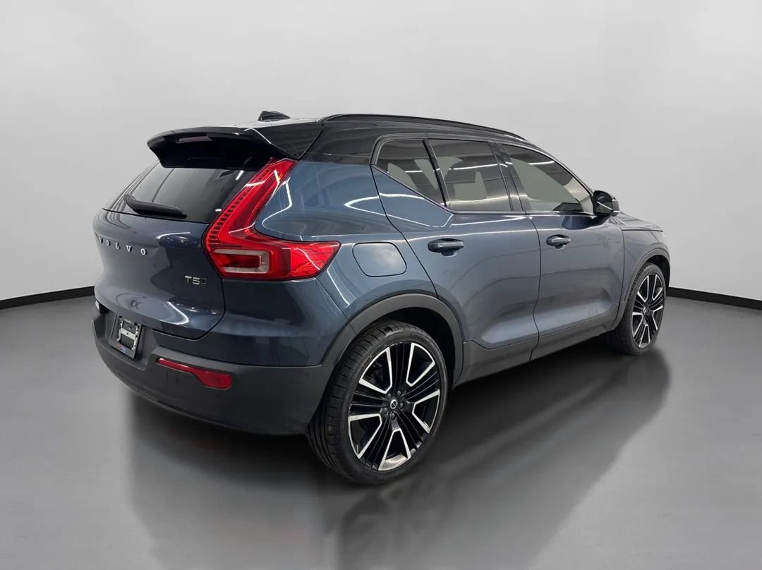 Used 2022 Volvo XC40 T5 R-Design w/ Advanced Package AWD/4WD image 10