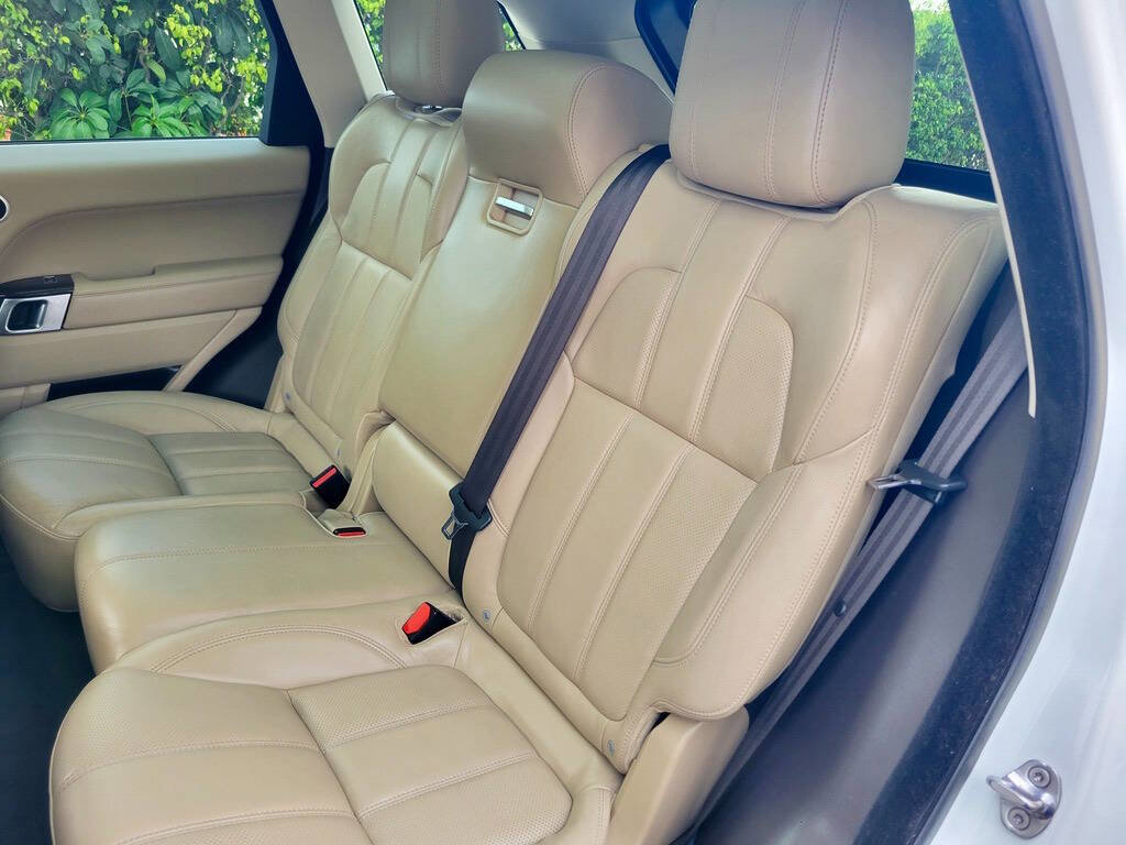 Used 2016 Land Rover Range Rover Sport SE image 40