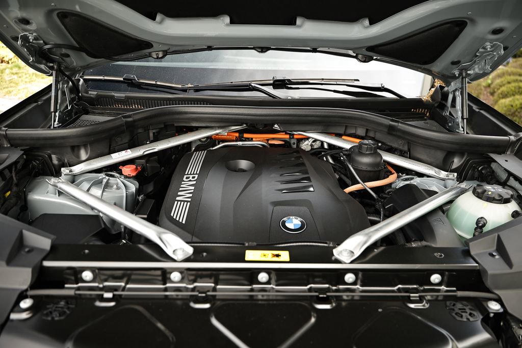 New 2026 BMW X5 xDrive50e w/ M Sport Package image 33