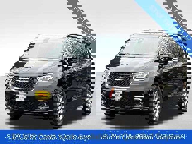 New 2026 Chrysler Pacifica Select AWD/4WD image 2