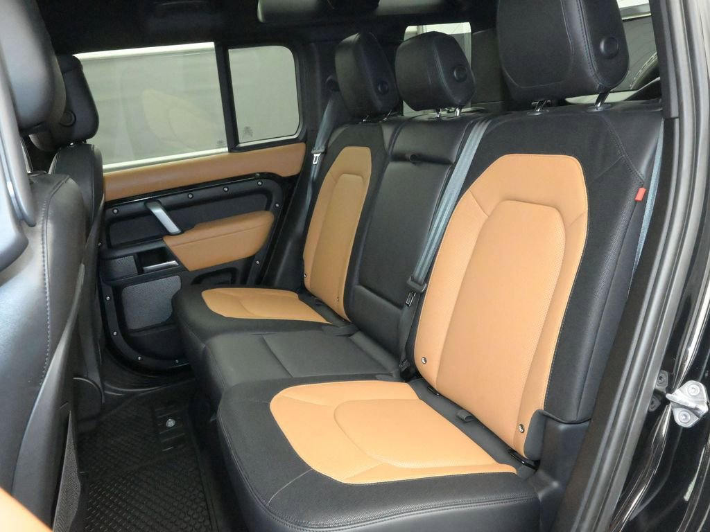 Used 2023 Land Rover Defender 110 X-Dynamic SE image 20