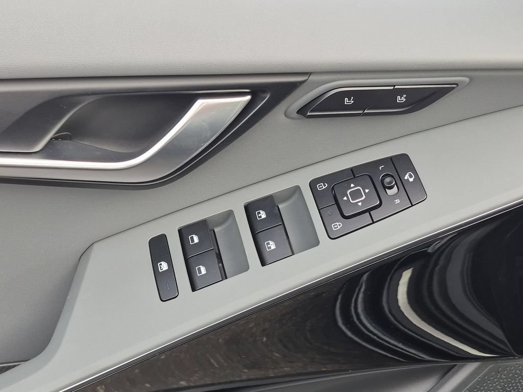 New 2026 Kia Niro FWD image 24
