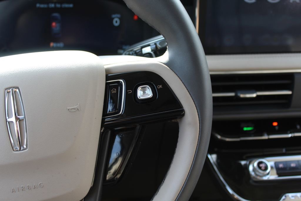 Used 2024 Lincoln Corsair AWD w/ Equipment Group 101A image 12