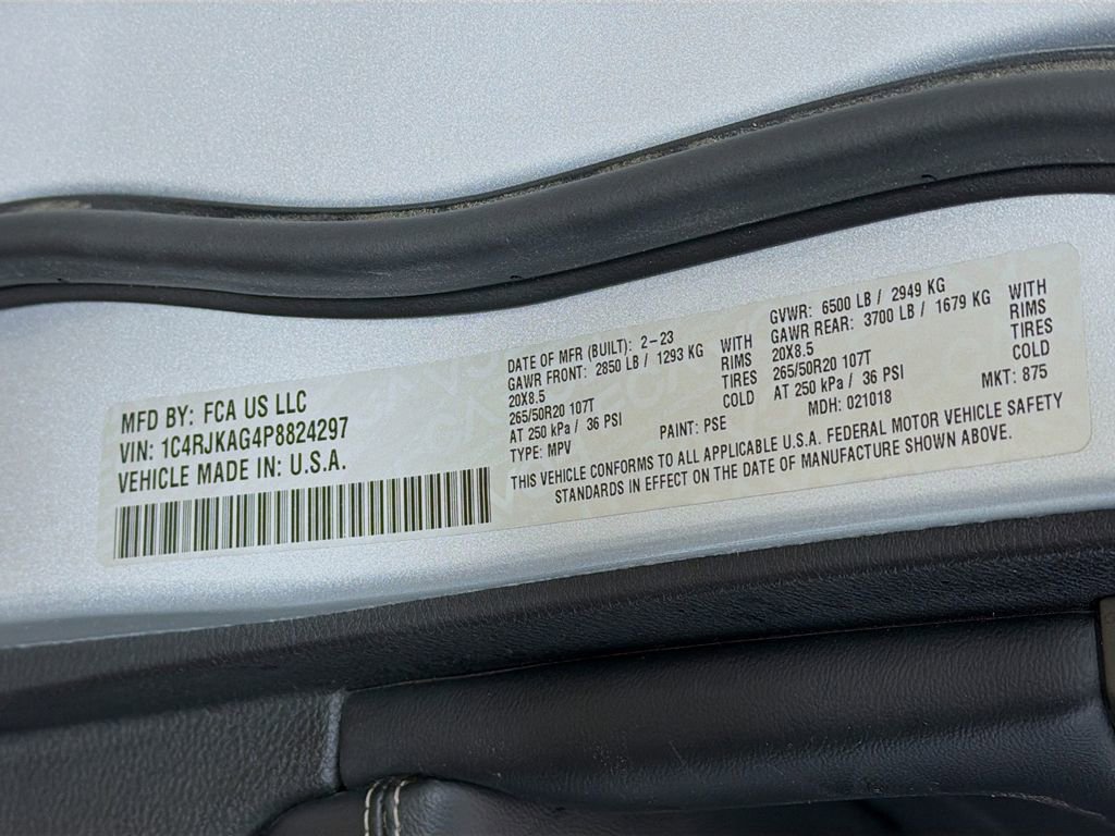 Used 2023 Jeep Grand Cherokee L Laredo image 38