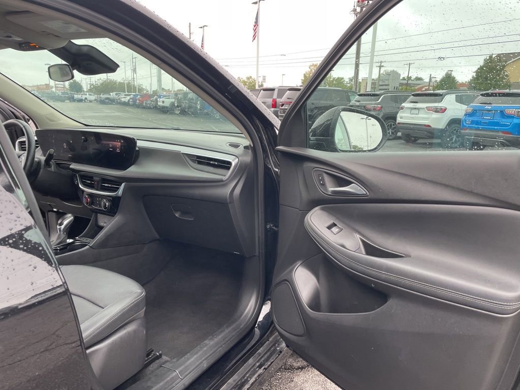 Used 2024 Buick Encore GX Sport Touring image 28