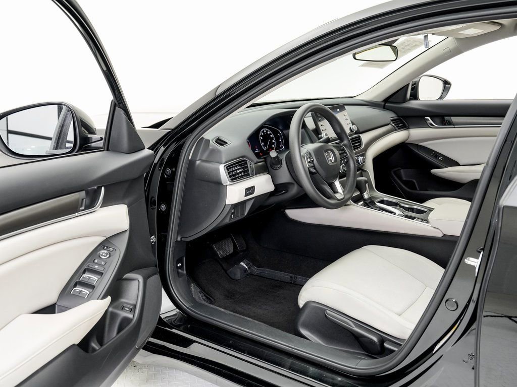 Used 2018 Honda Accord LX image 7