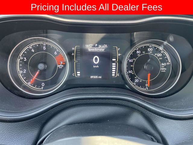 Used 2020 Jeep Cherokee Latitude w/ Cold Weather Group AWD/4WD image 22