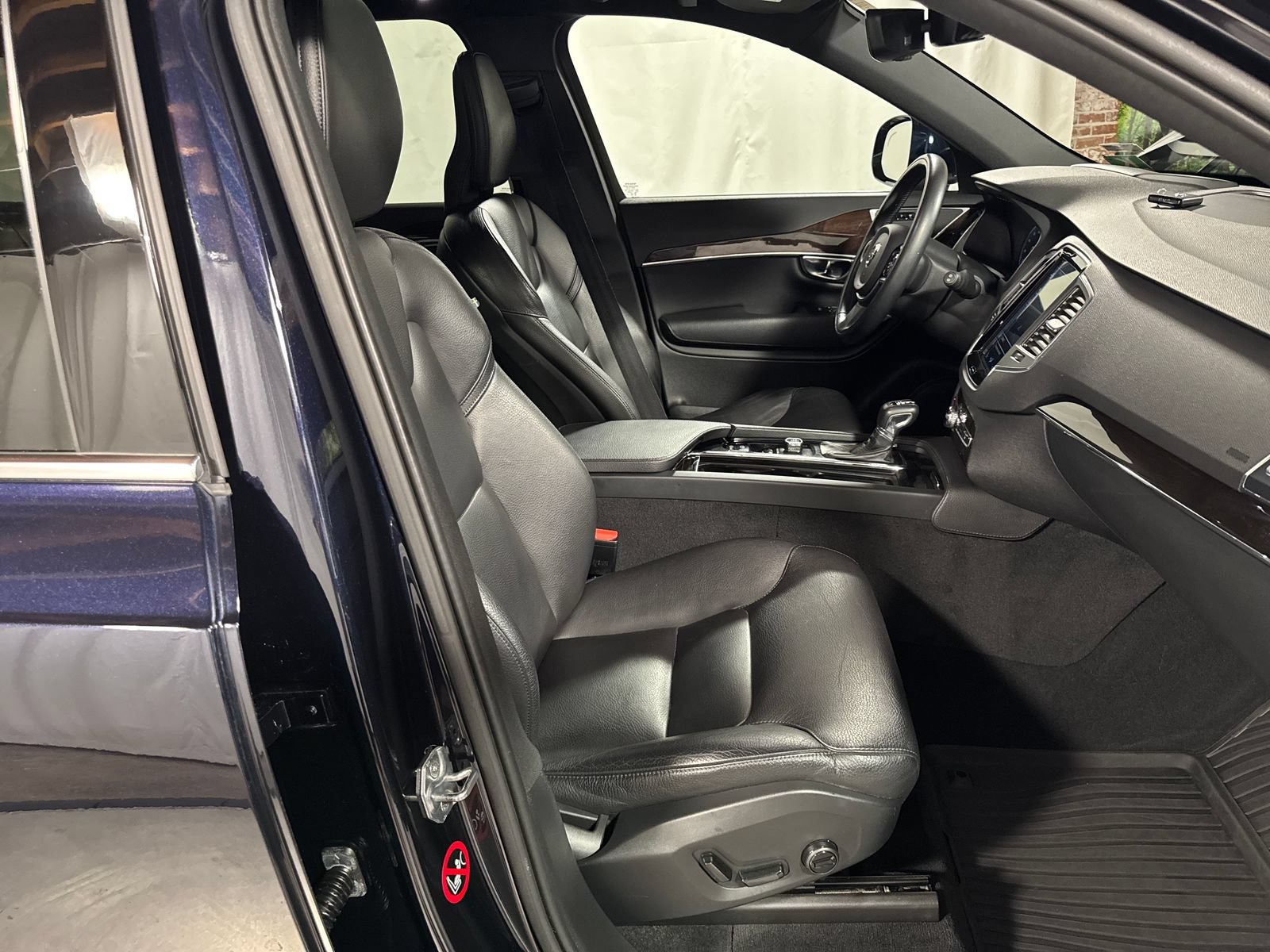 Used 2019 Volvo XC90 T6 Momentum w/ Advanced Package AWD/4WD image 29