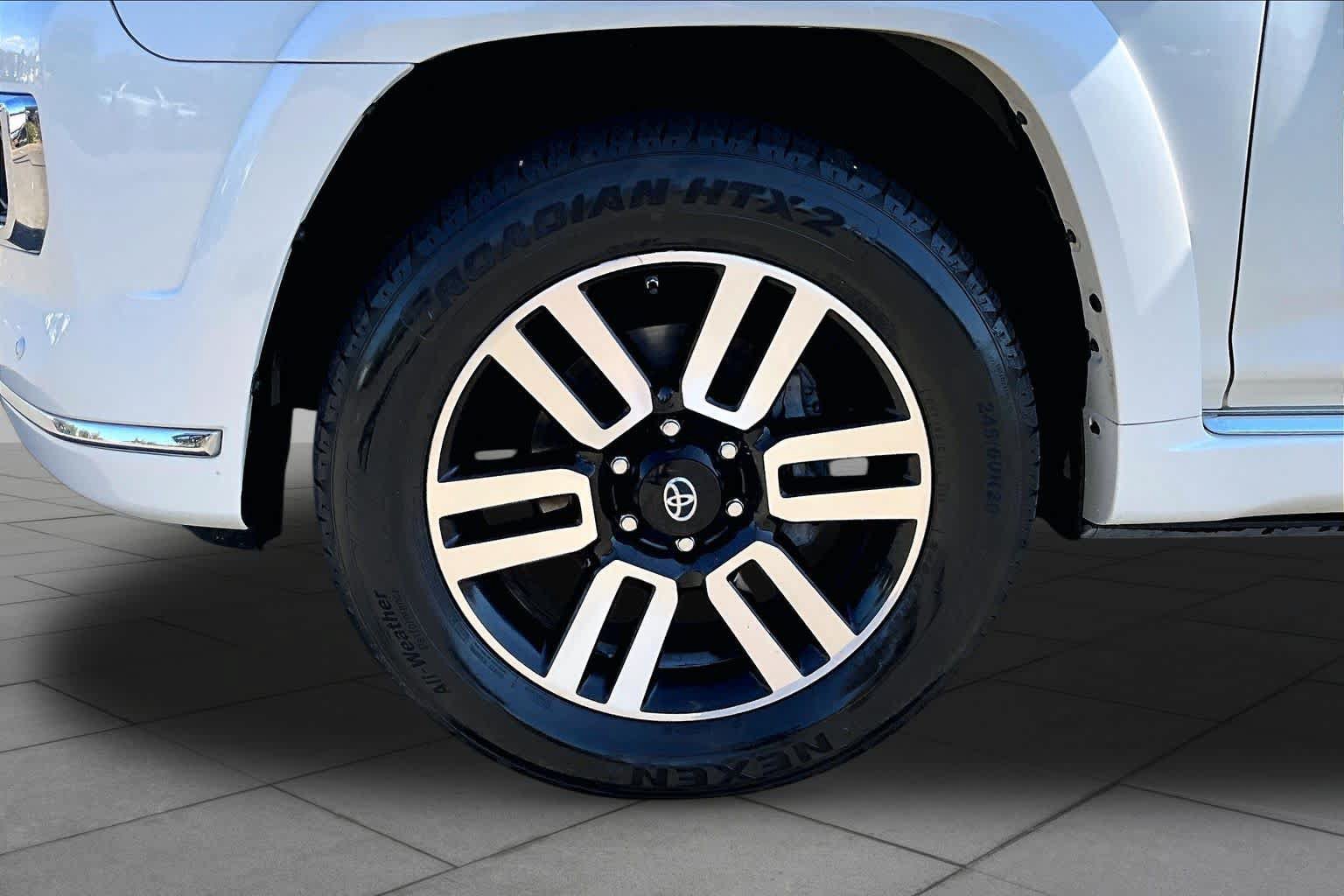 Used 2014 Toyota 4Runner Limited AWD/4WD image 10