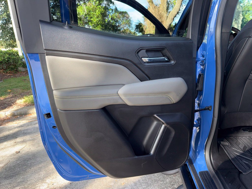 Used 2025 Chevrolet Colorado ZR2 w/ Technology Package AWD/4WD image 28