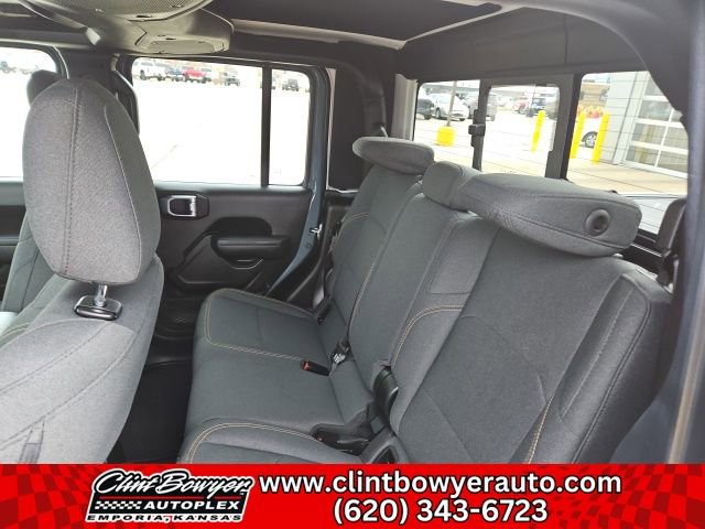 Used 2024 Jeep Gladiator Sport image 24