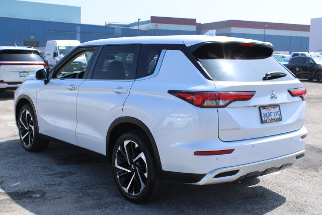Used 2024 Mitsubishi Outlander SE AWD/4WD image 6