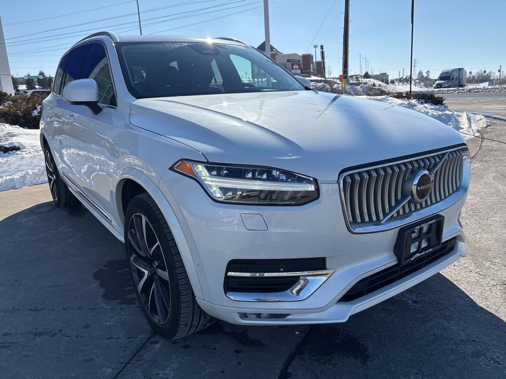 Certified 2023 Volvo XC90 B6 Plus image 4