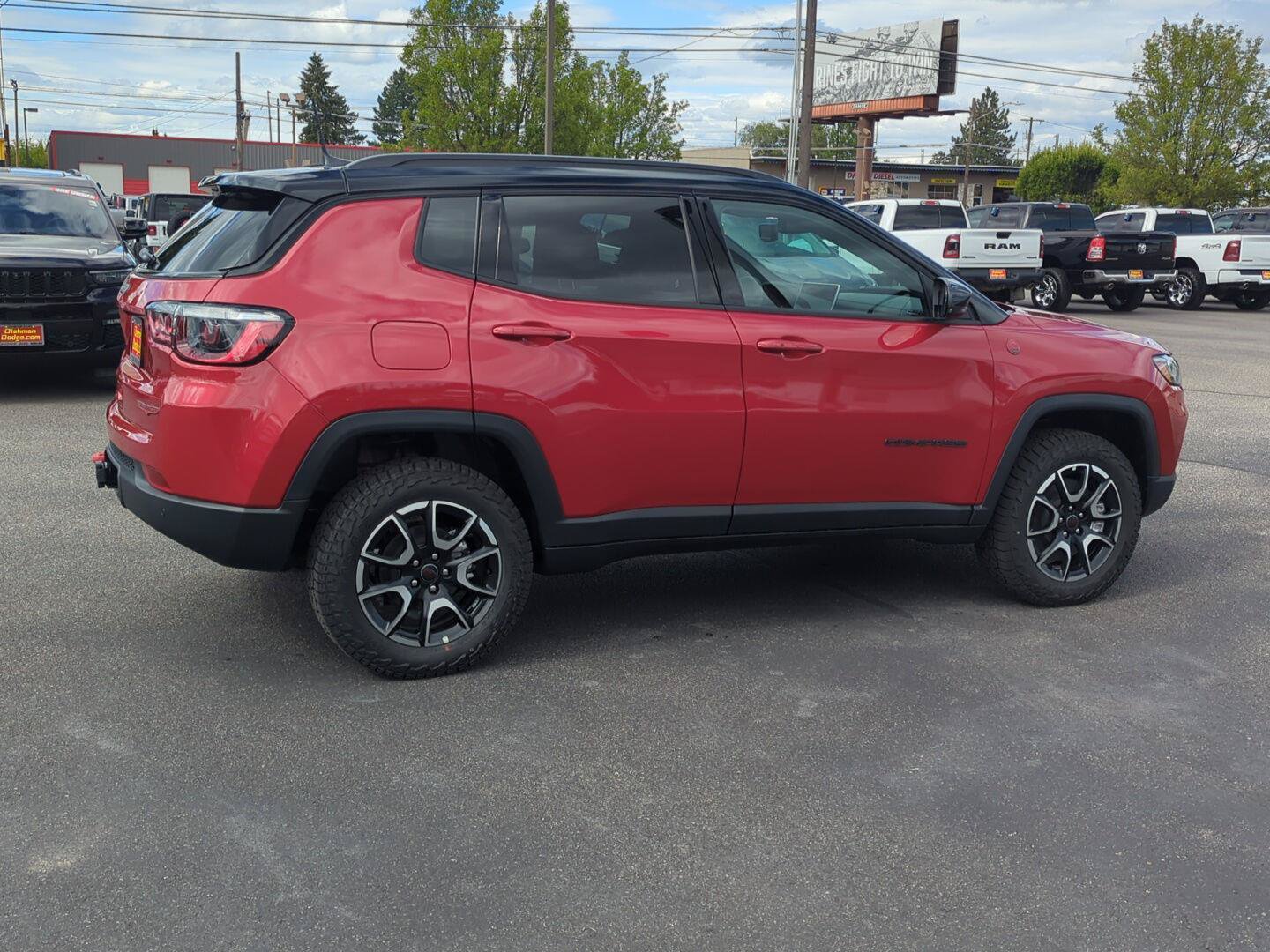 New 2026 Jeep Compass Trailhawk w/ Trailer Tow Group AWD/4WD image 6