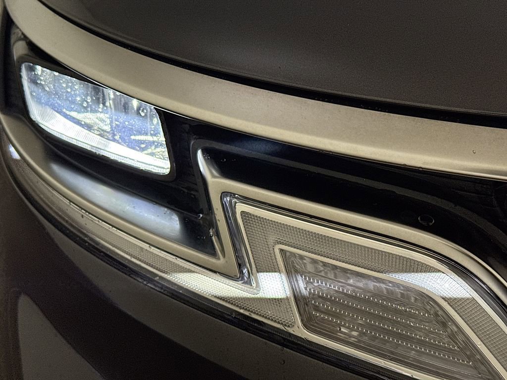 Used 2023 Kia Carnival SX image 40