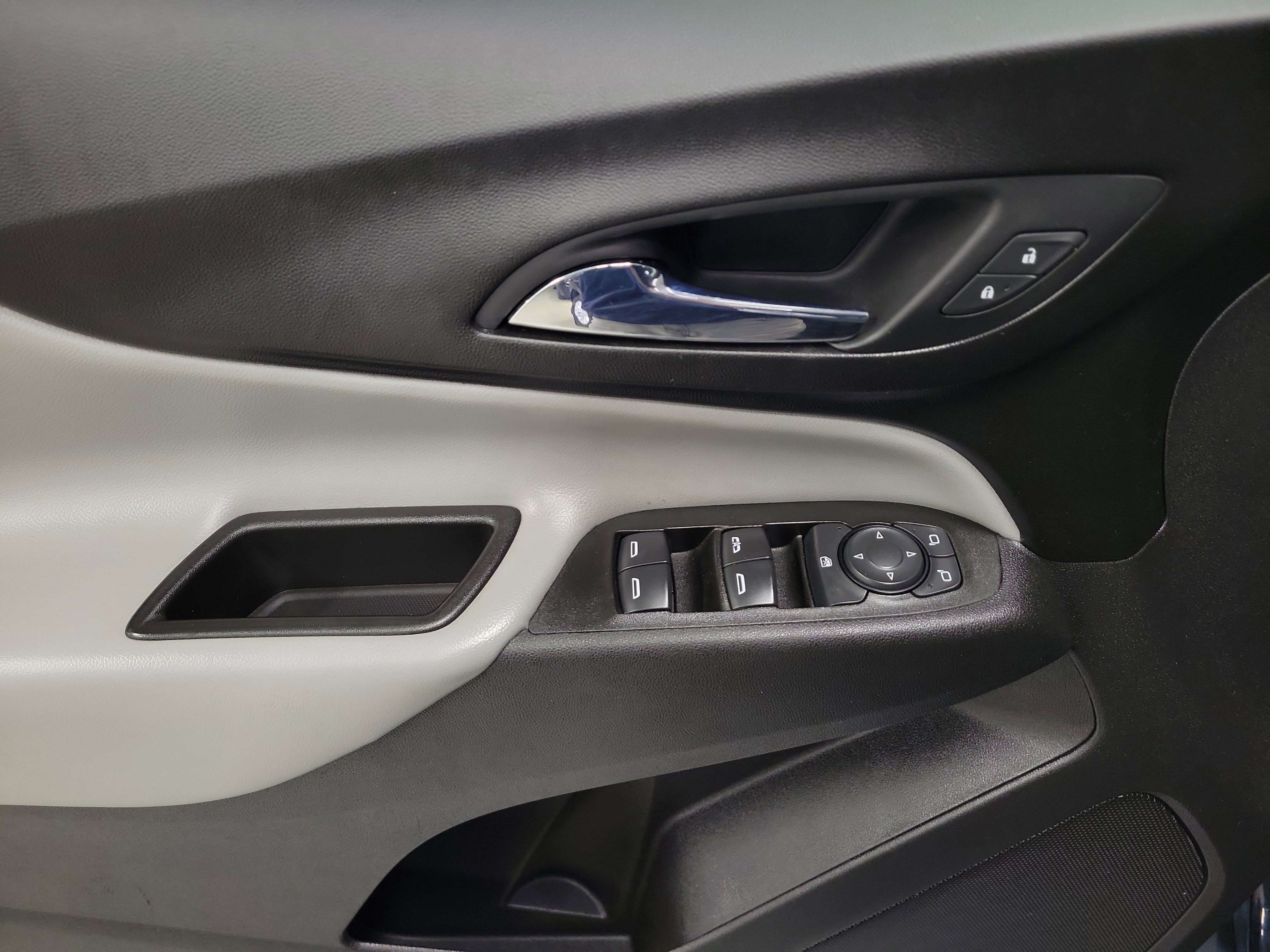 Used 2021 Chevrolet Equinox LS w/ LS Convenience Package image 20