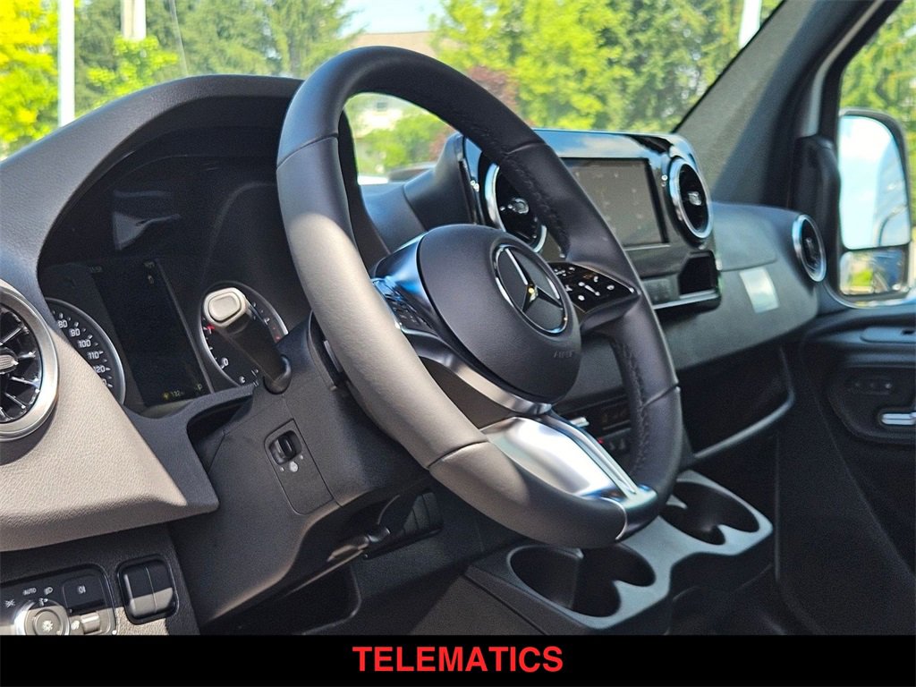 Used 2025 Mercedes-Benz Sprinter 2500 image 11