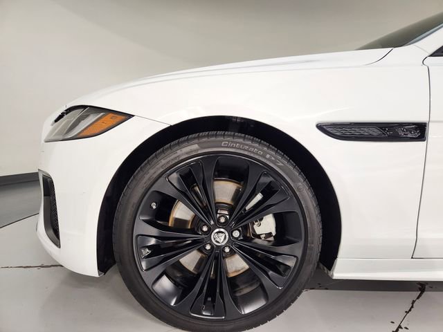 Used 2024 Jaguar XF R-Dynamic SE image 11