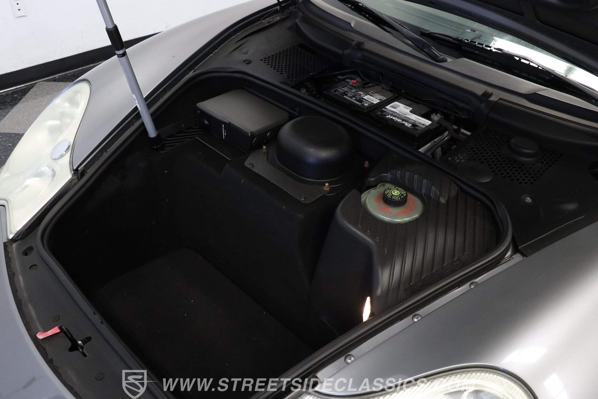 Used 2002 Porsche 911 Carrera 4 AWD/4WD image 31