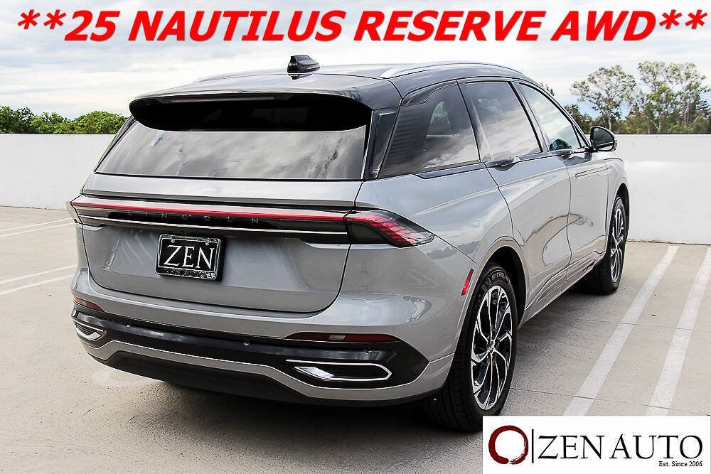 Used 2025 Lincoln Nautilus Reserve image 9