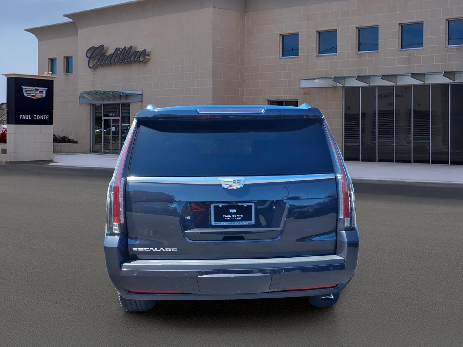 Used 2019 Cadillac Escalade Luxury AWD/4WD image 6