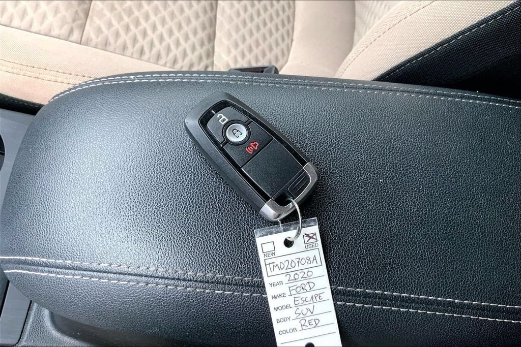 Used 2020 Ford Escape SE FWD image 11